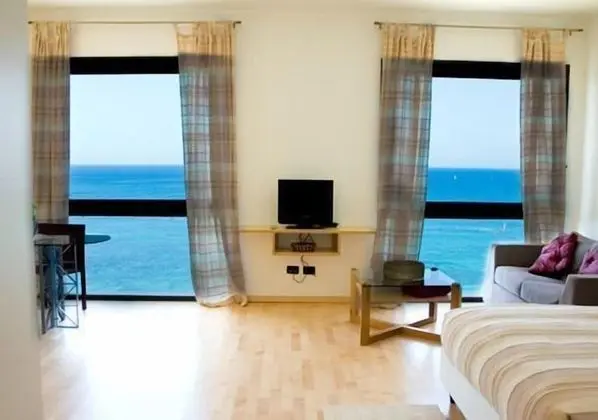 Deluxe Stüdyo, Deniz Manzaralı