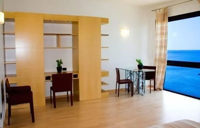 Deluxe Stüdyo, Deniz Manzaralı