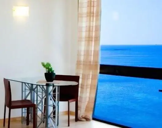 Deluxe Stüdyo, Deniz Manzaralı