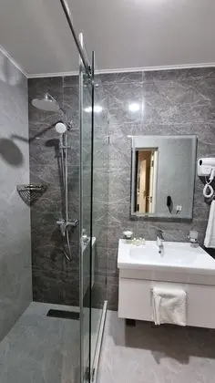 Basic Tek Büyük Yataklı Oda