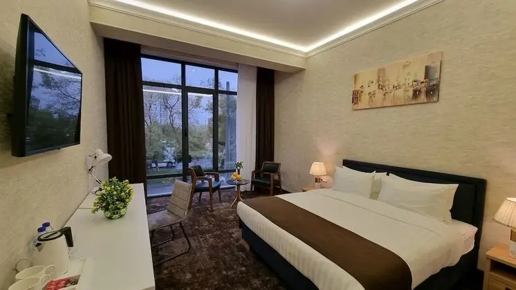 Deluxe Tek Büyük Yataklı Oda