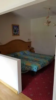 Üç Kişilik Oda