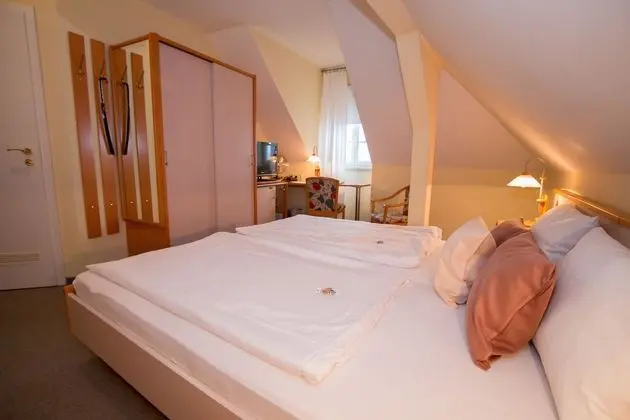 Tek Büyük Yataklı Oda