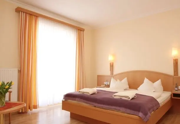 Tek Büyük Yataklı Oda, Balkon