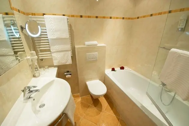 Üç Kişilik Oda, Balkon