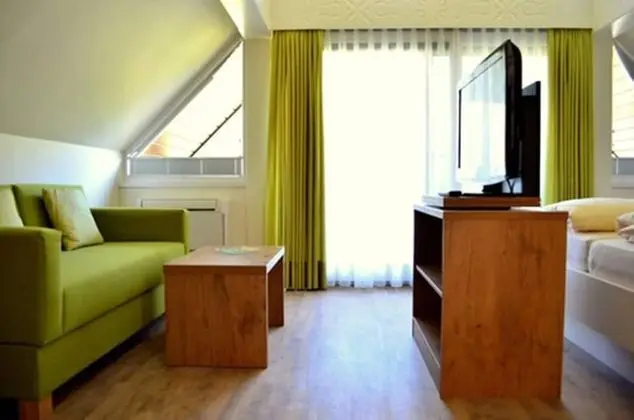 Tek Büyük Yataklı Oda, Balkon