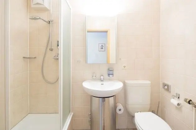 Classic Tek Büyük Yataklı Oda