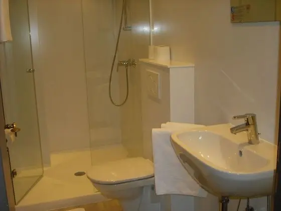 Tek Büyük Yataklı Oda, Sigara İçilmez, Dağ Manzaralı