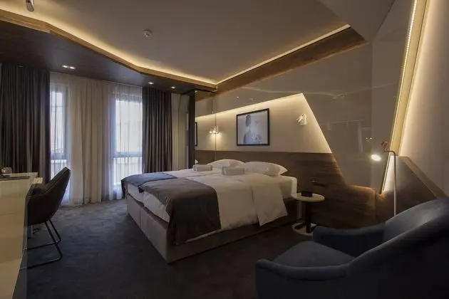 Deluxe Tek Büyük veya İki Ayrı Yataklı Oda, Balkon