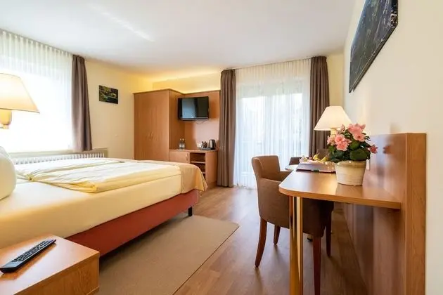 Comfort Tek Büyük Yataklı Oda