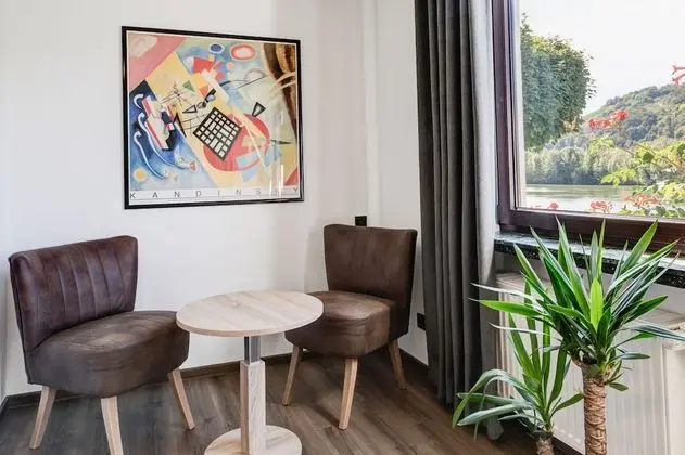 Deluxe Tek Büyük Yataklı Oda, Balkon, Nehir Manzaralı