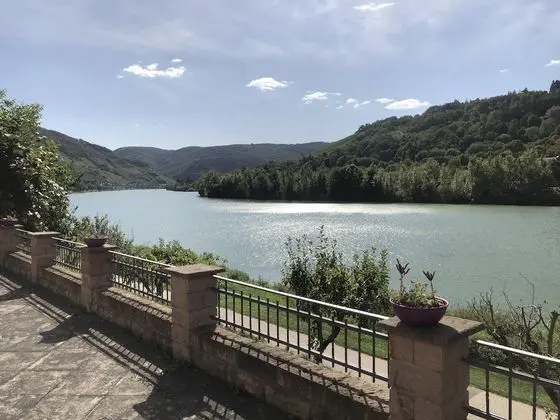 Deluxe Tek Büyük Yataklı Oda, Balkon, Nehir Manzaralı (No 34)