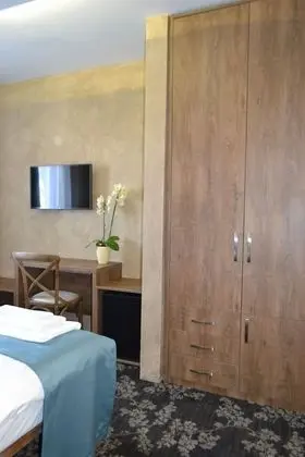 Luxury Tek Büyük Yataklı Oda