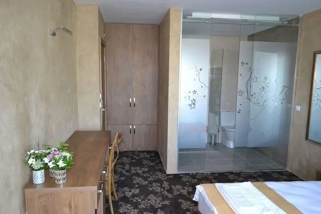 Luxury Tek Büyük Yataklı Oda