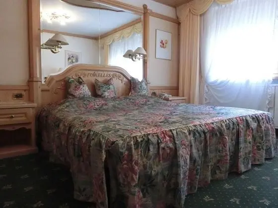 Classic Tek Büyük Yataklı Oda