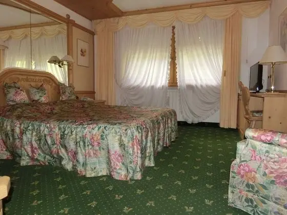 Classic Tek Büyük Yataklı Oda