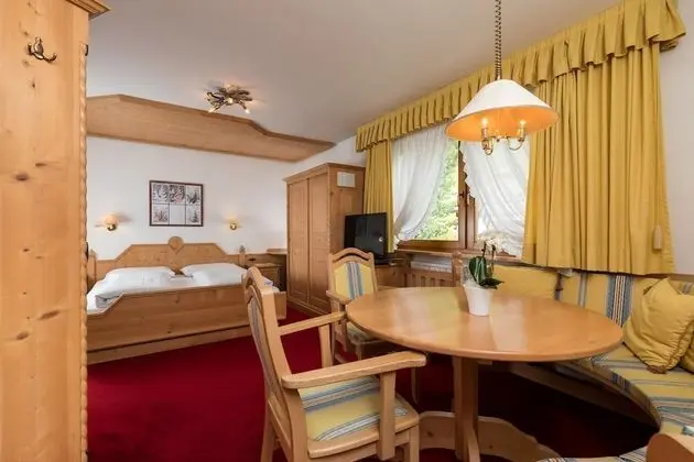 Classic Tek Büyük Yataklı Oda