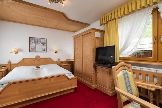 Classic Tek Büyük Yataklı Oda