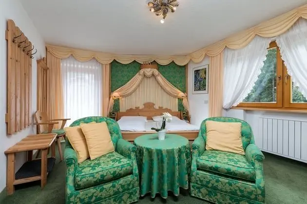 Classic Tek Büyük Yataklı Oda