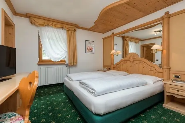 Classic Tek Büyük Yataklı Oda