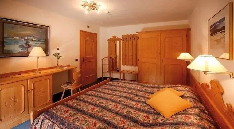 Classic Tek Büyük Yataklı Oda