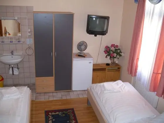 Tek Büyük veya İki Ayrı Yataklı Oda