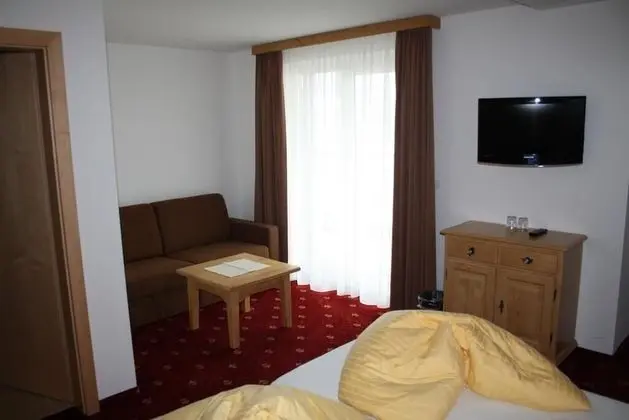 Üç Kişilik Oda