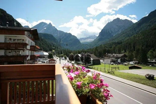 Tek Büyük Yataklı Oda, Balkon