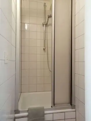 Basic Tek Büyük Yataklı Oda, Banyolu/Duşlu