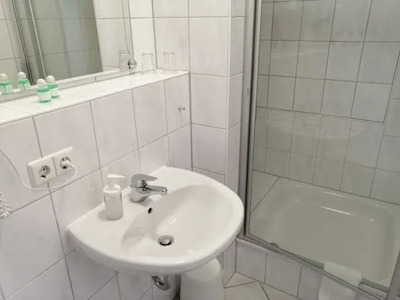 Economy Tek Büyük Yataklı Oda, Özel Banyo