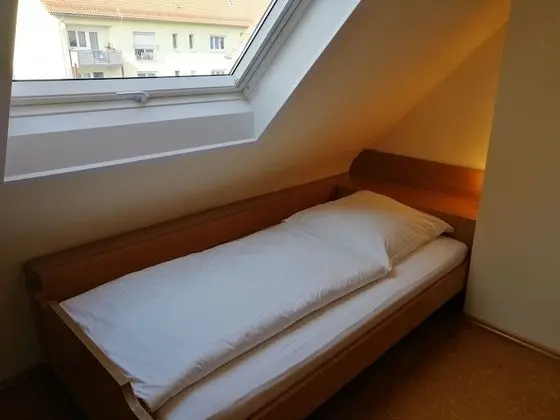 Tek Kişilik Oda, Ortak Banyo