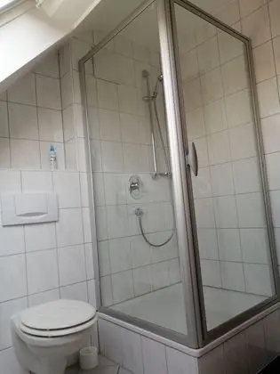 Tek Kişilik Oda, Ortak Banyo