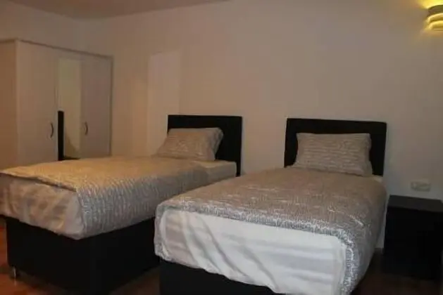 Comfort Tek Büyük veya İki Ayrı Yataklı Oda, Ortak Banyo