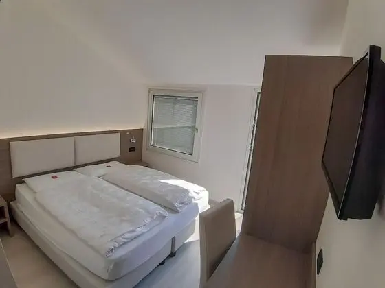 Economy Tek Büyük Yataklı Oda