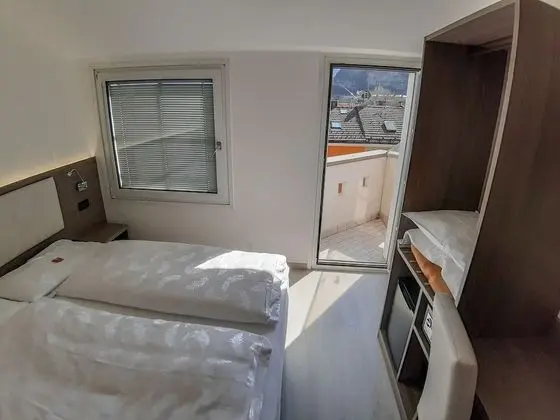 Standard Tek Büyük Yataklı Oda