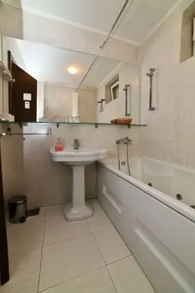 Standard Tek Büyük veya İki Ayrı Yataklı Oda