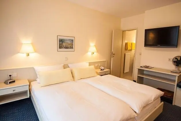 Superior Tek Büyük Yataklı Oda, Balkon, Nehir Manzaralı