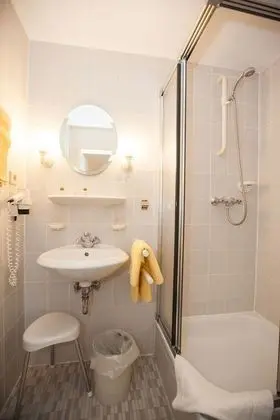 Superior Tek Büyük Yataklı Oda, Balkon, Nehir Manzaralı