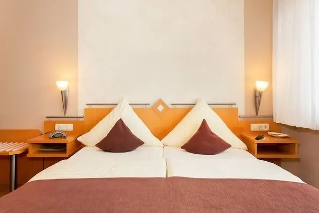 Basic Tek Büyük Yataklı Oda