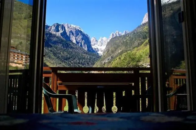 Dört Kişilik Oda, Balkon