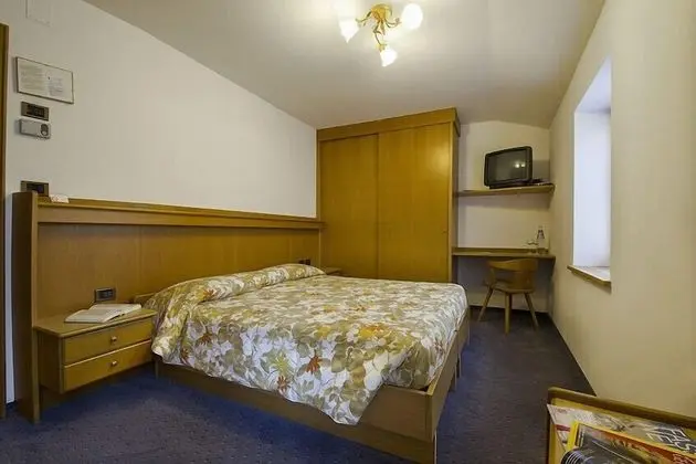 Classic Tek Büyük Yataklı Oda