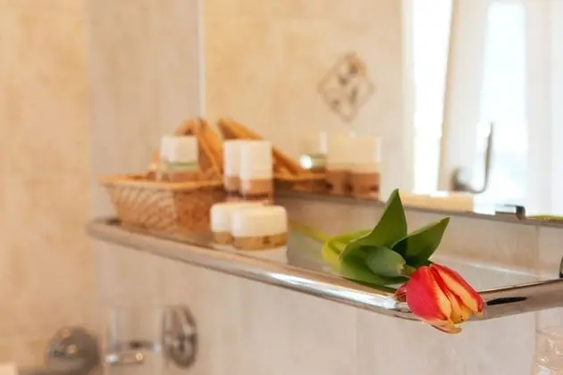 Superior Üç Kişilik Oda, 1 Yatak Odası, Özel Banyo (Elevator)