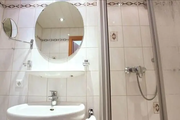 Comfort Tek Büyük Yataklı Oda