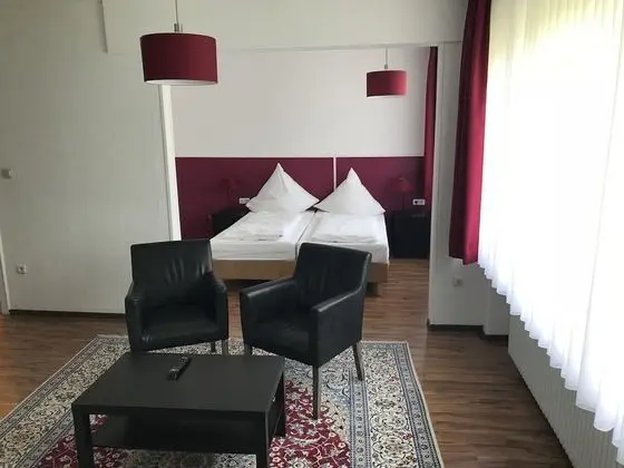 Üç Kişilik Oda