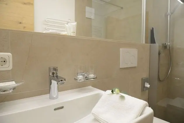 Comfort Tek Büyük veya İki Ayrı Yataklı Oda