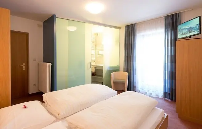 Classic Tek Büyük Yataklı Oda