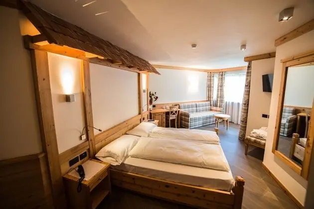 Superior Tek Büyük Yataklı Oda (Spa Access)