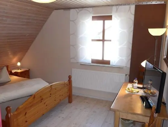 Tek Büyük Yataklı Oda