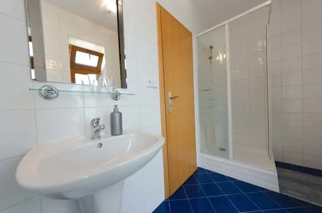 Apart Daire, Teras, Havuz Kenarı (Kitchen)