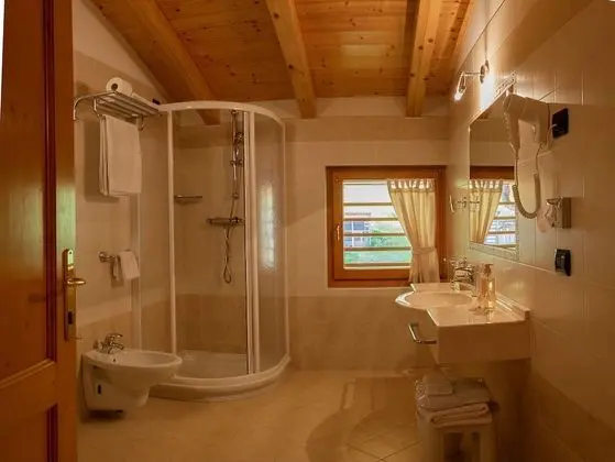 Tek Büyük veya İki Ayrı Yataklı Oda, Balkon